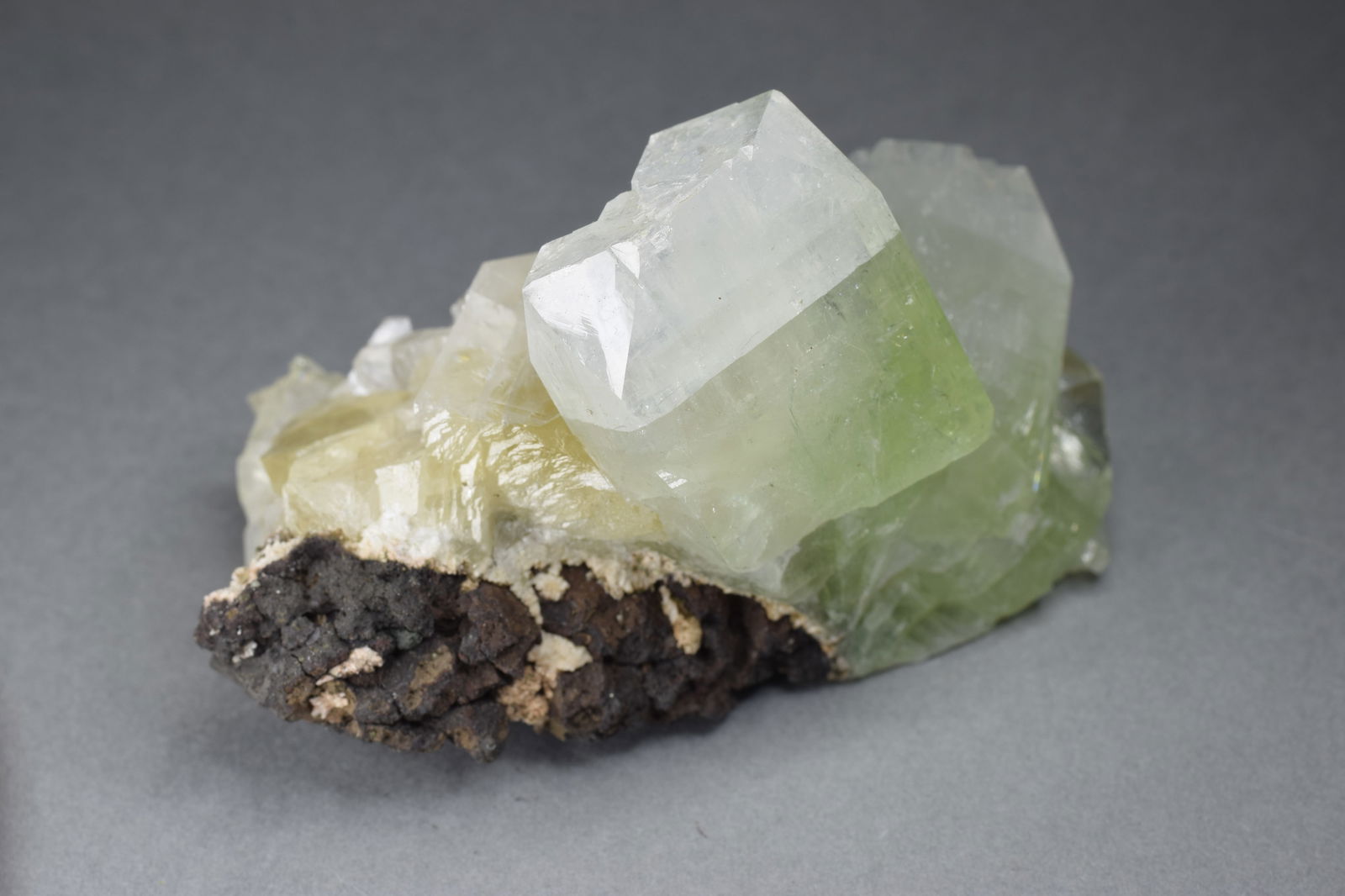 Fine Apophyllite and calcite on trap matrix - 2