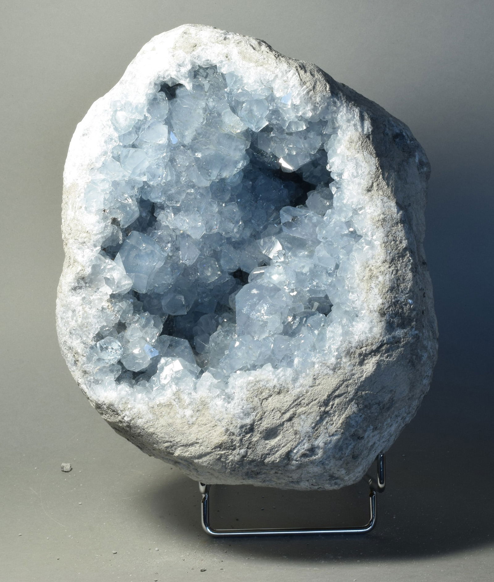 Superb Celestite geode - 4