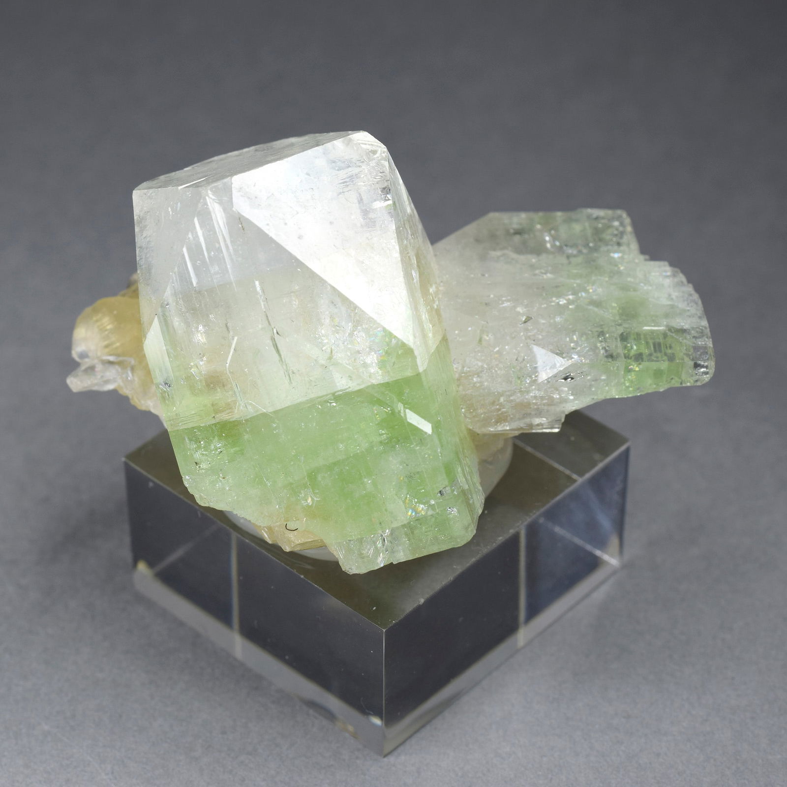 Fine Apophyllite and calcite - 4