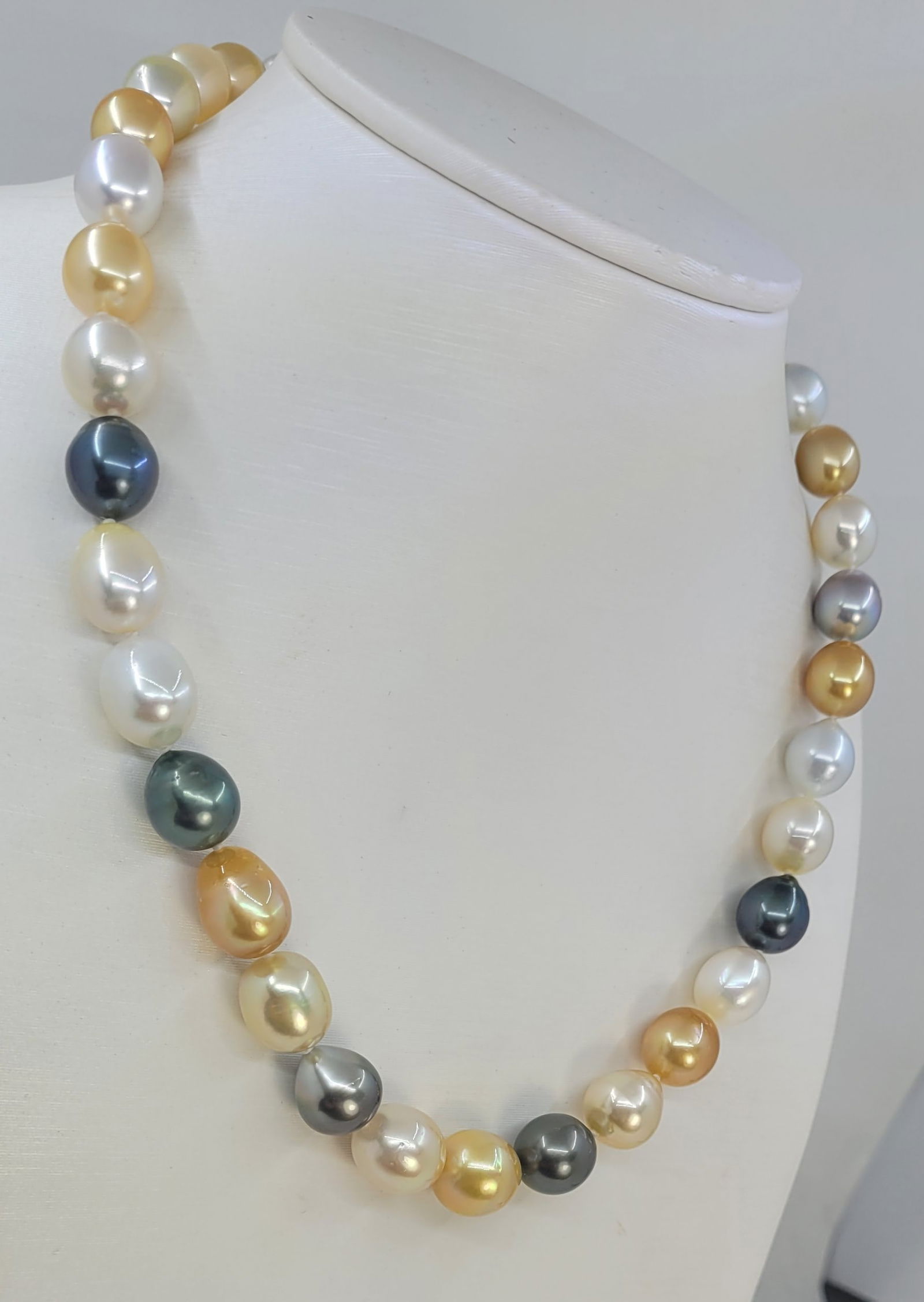 Necklace PSL Certified South Sea and Tahiti pearls - 9.0x12.1mm - 2