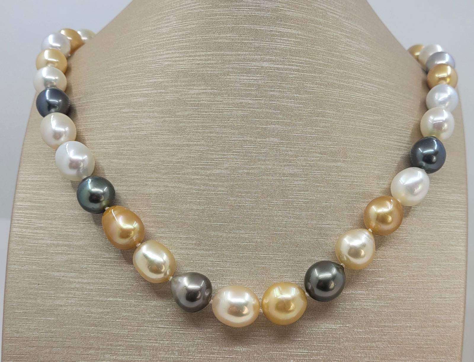 Necklace PSL Certified South Sea and Tahiti pearls - 9.0x12.1mm - 4