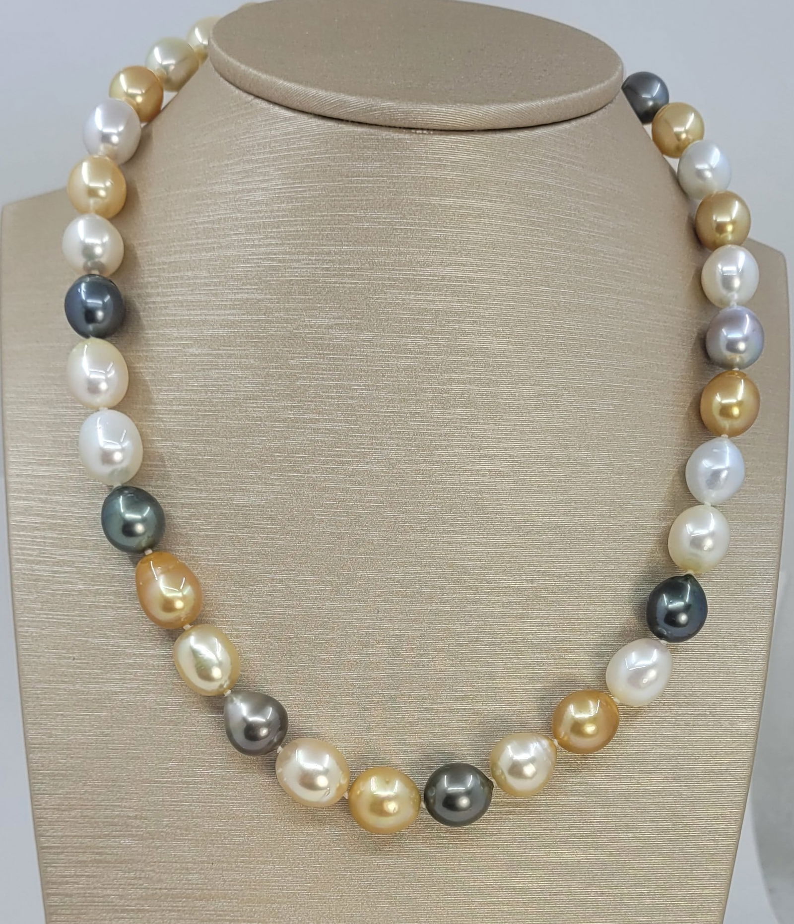Necklace PSL Certified South Sea and Tahiti pearls - 9.0x12.1mm - 6