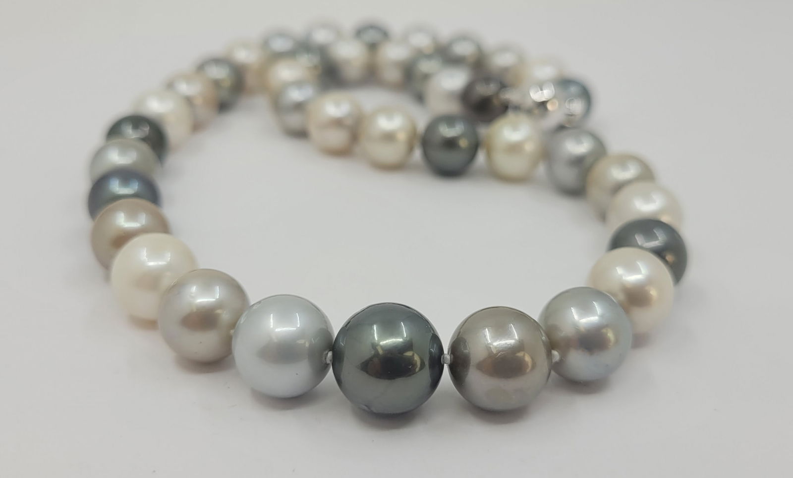 Necklace PSL Certified Tahitian Pearls - 10.0x12.2mm - 20