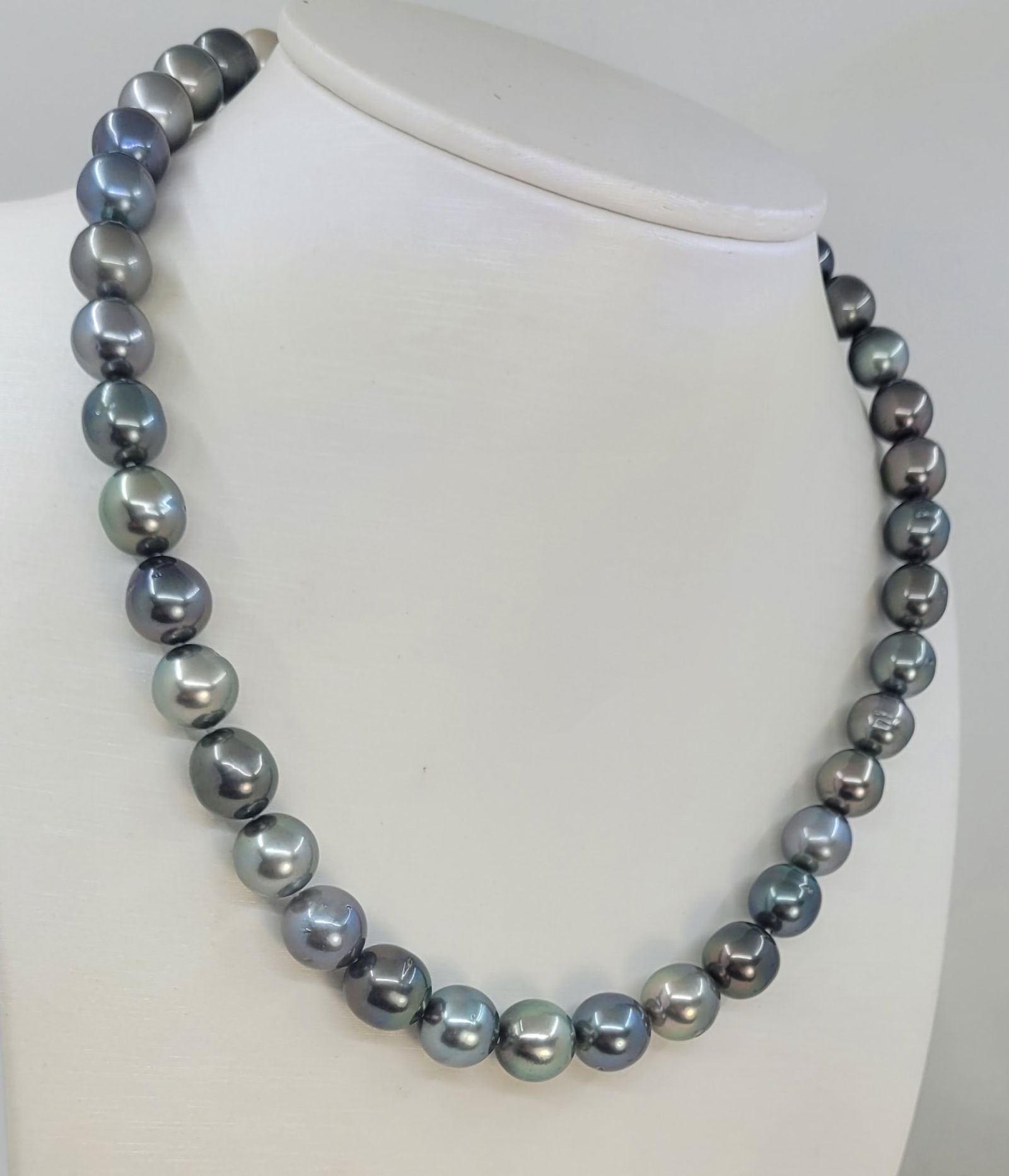 Necklace PSL Certified Tahitian Pearls - 9.0x11.2mm - 2