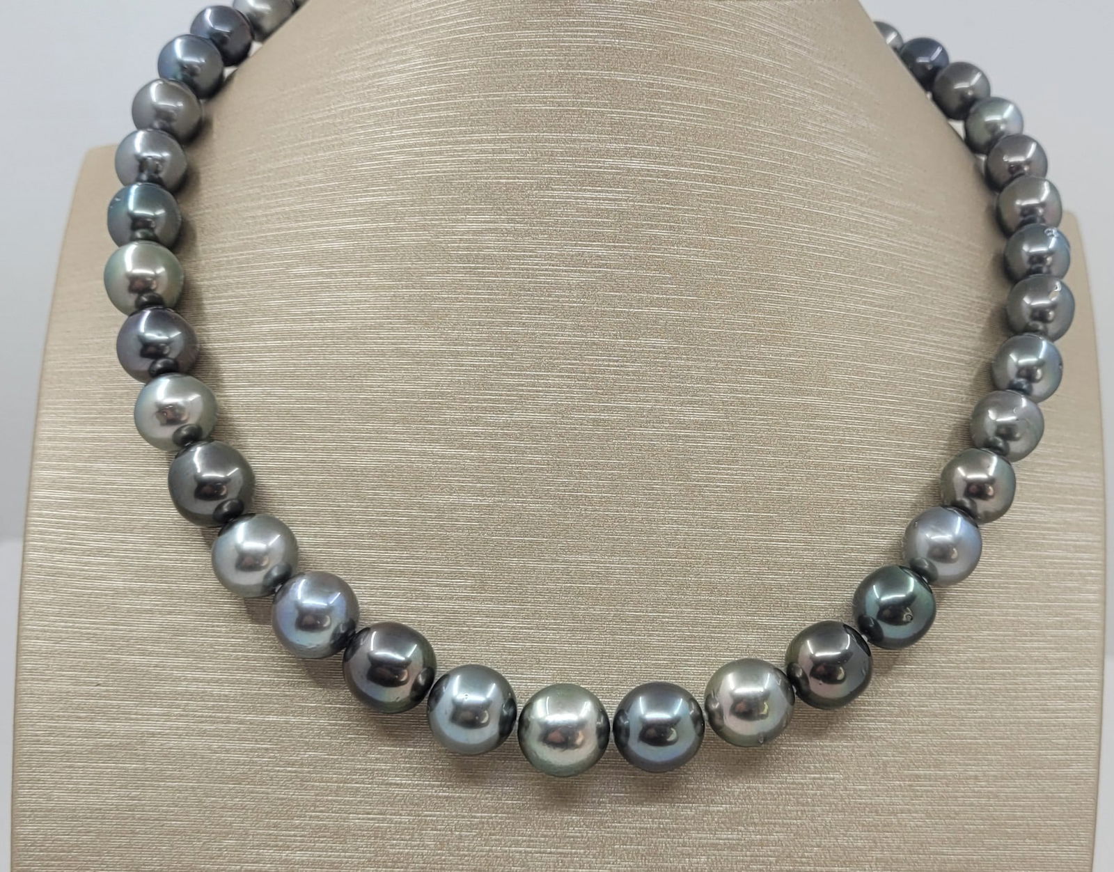 Necklace PSL Certified Tahitian Pearls - 9.0x11.2mm - 6