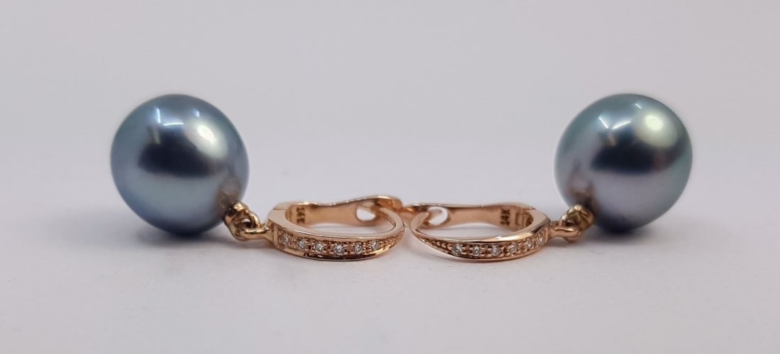 Earrings - 14 kt. Rose gold - 0.09ct. tw. - 10x11mm Tahitian Pearls - 8