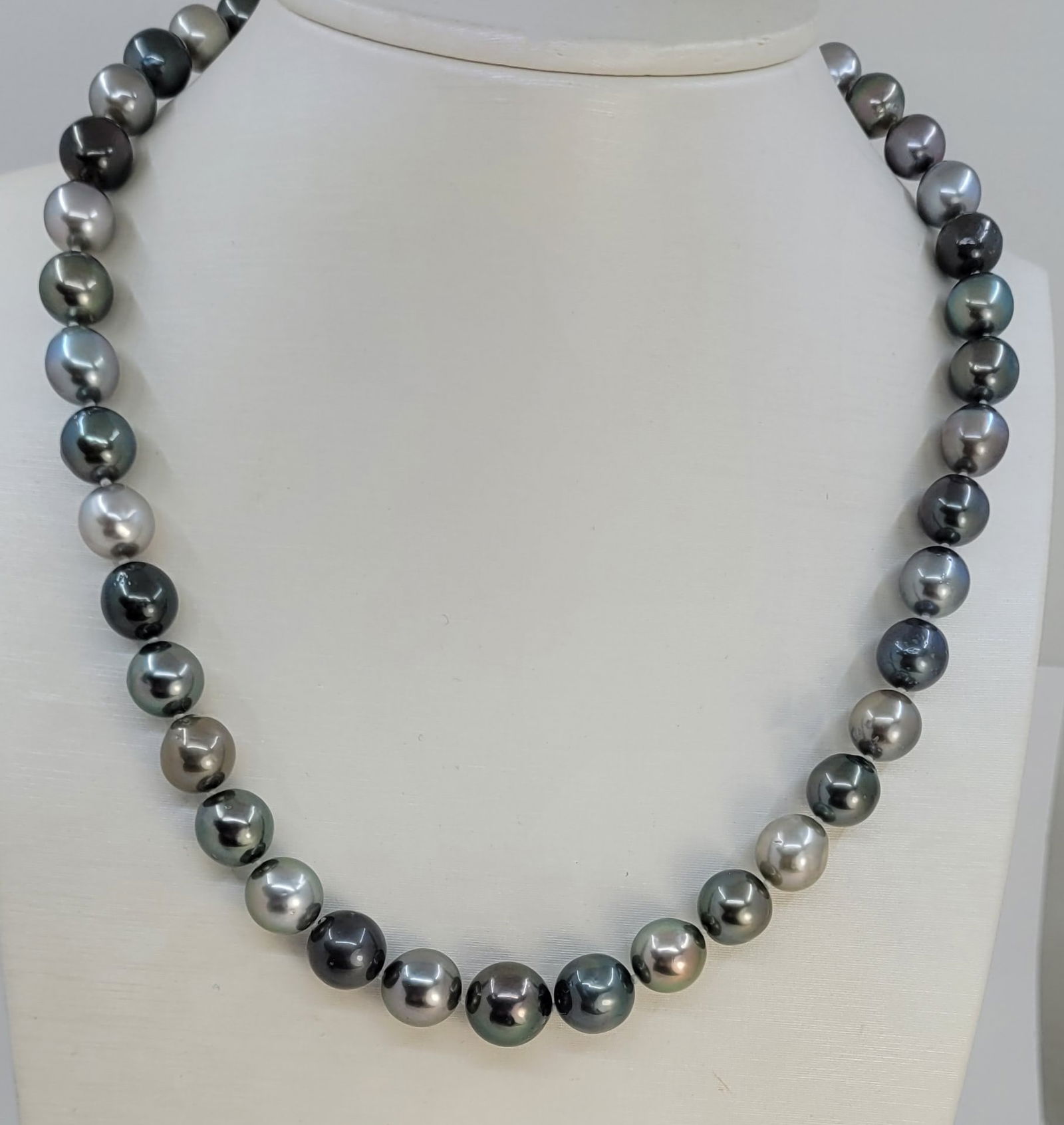 Necklace - ALGT Certified 8.4x11.6mm Tahiti Pearls - 2