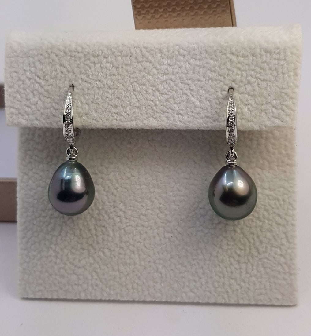 Earrings - 14 kt. White gold - 0.09ct. tw. - 9x10mm Tahitian Pearls - 5