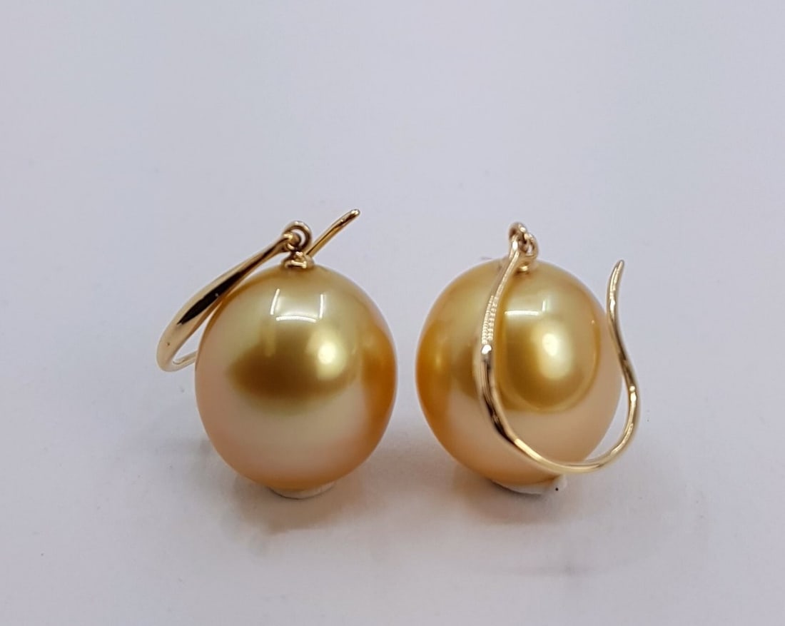 Earrings - 14 kt. Yellow gold - 11x12mm South Sea Pearls - 7
