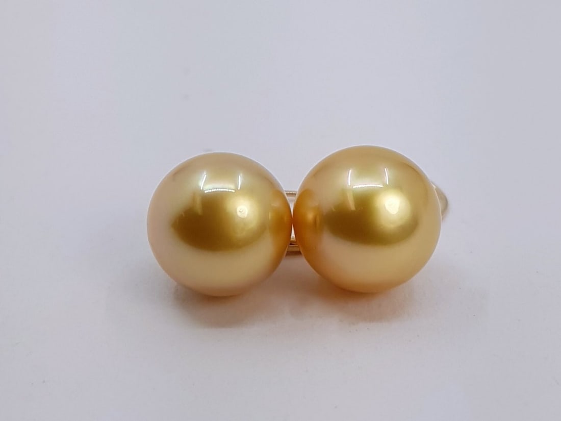 Earrings - 14 kt. Yellow gold - 11x12mm South Sea Pearls - 8