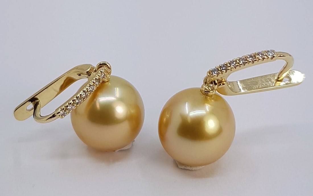 Earrings - 14 kt. Yellow gold - 0.11ct. tw. - 11x12mm - 2