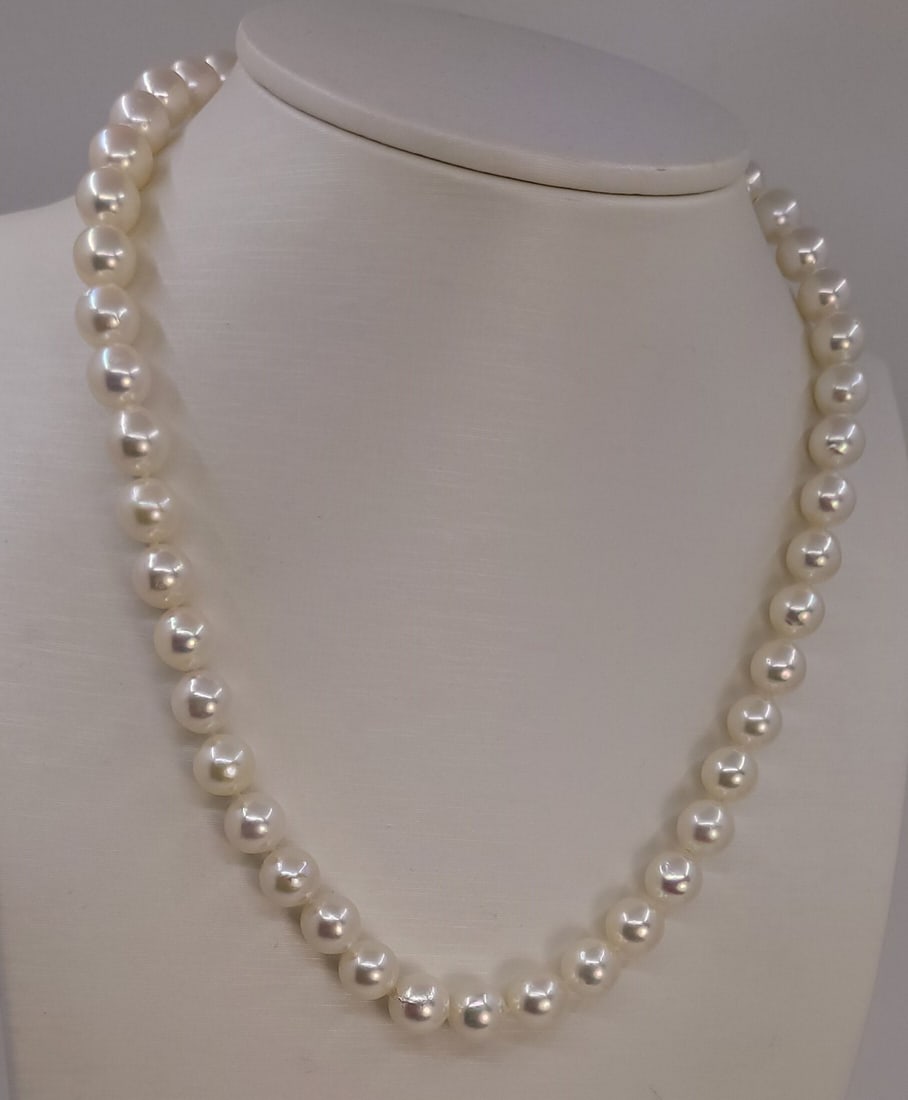Necklace 8x8.5mm Bright Akoya pearls - 2