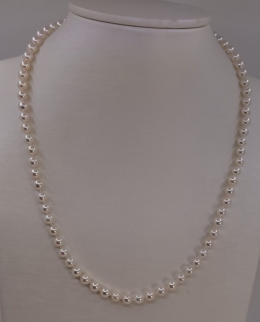 Necklace 5x5.5mm Bright Akoya pearls - 2