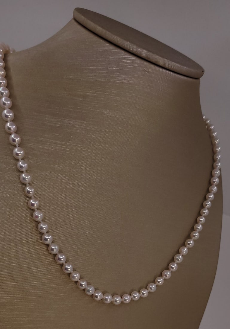 Necklace 5x5.5mm Bright Akoya pearls - 5