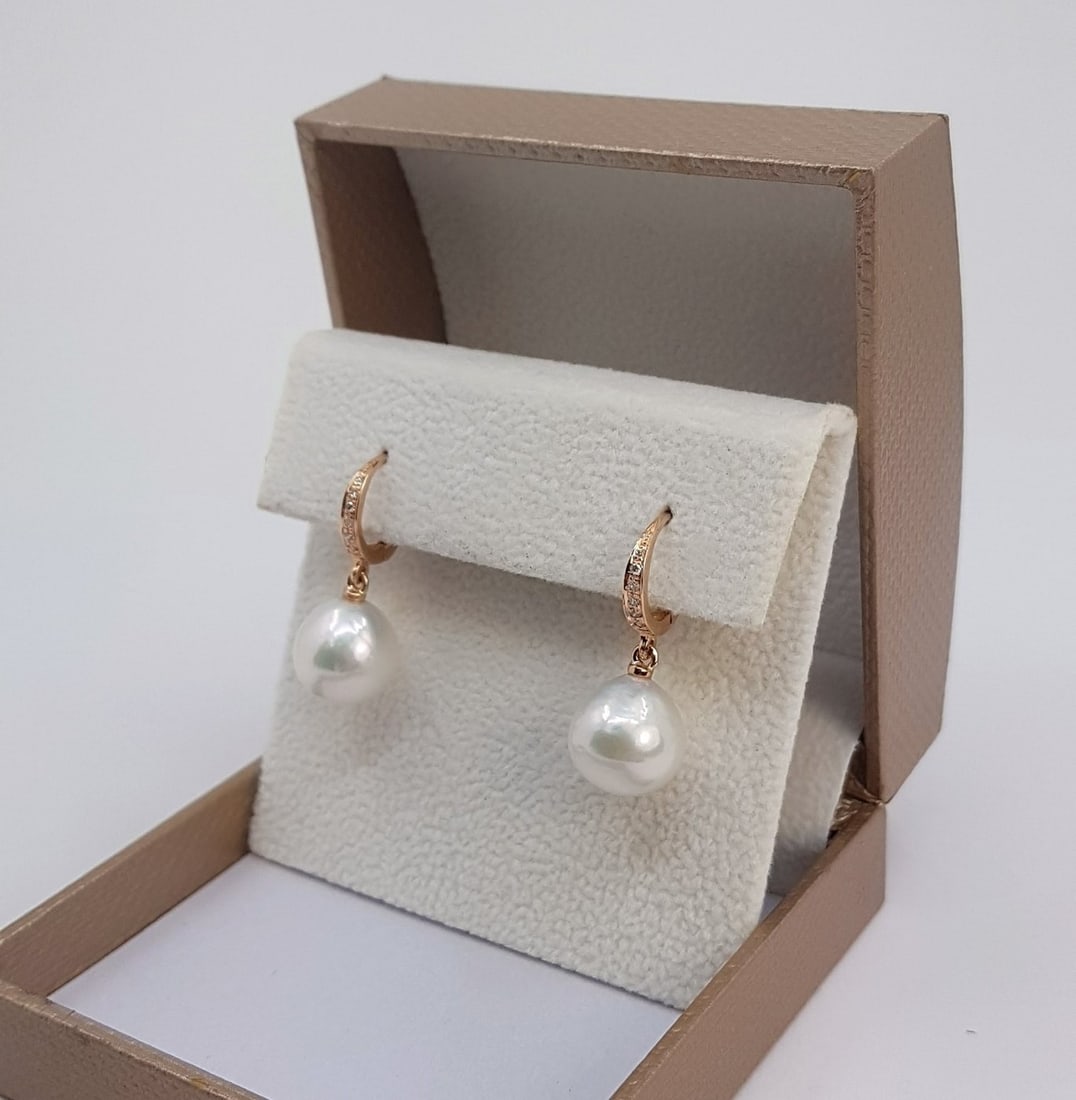 Earrings - 14 kt. Rose gold - 0.09ct. tw. - 10x11mm Edison Pearls - 6