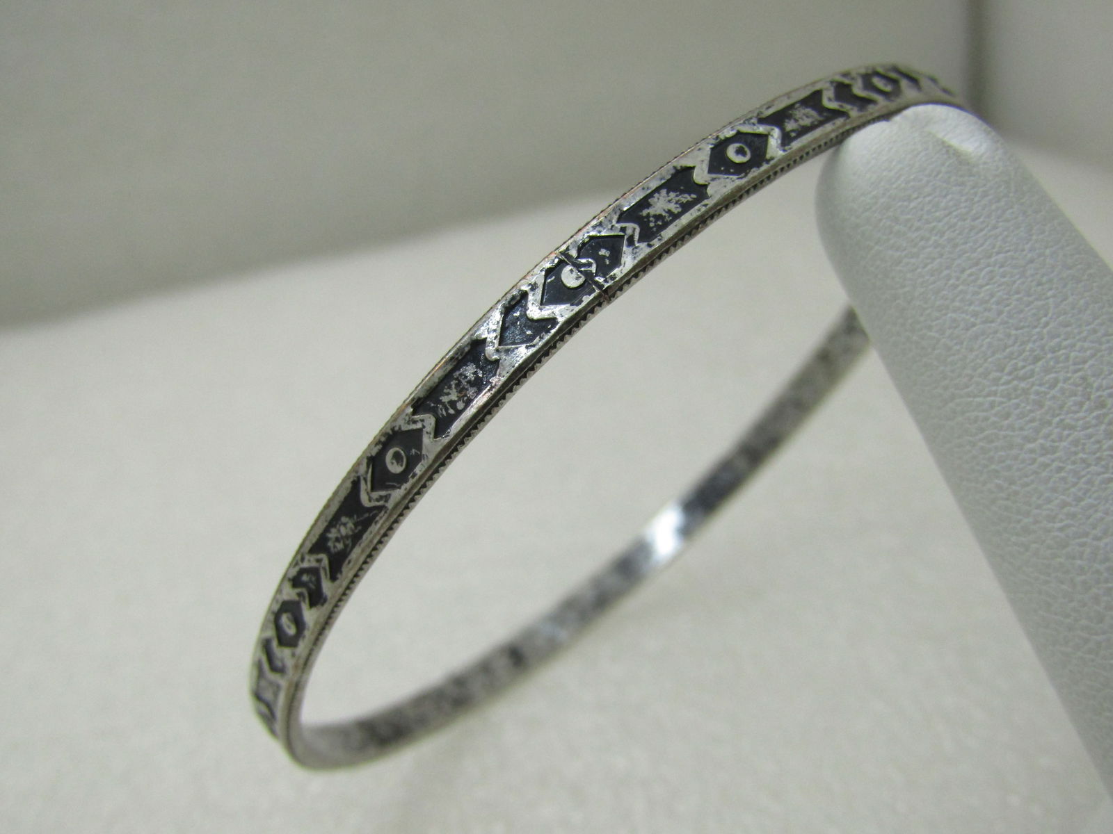 Vintage 4mm Silver Tone Bangle Bracelet, Black Enameled Design, 8" - 3