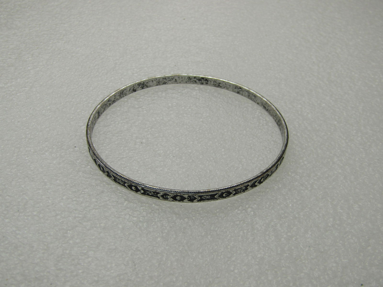 Vintage 4mm Silver Tone Bangle Bracelet, Black Enameled Design, 8" - 4