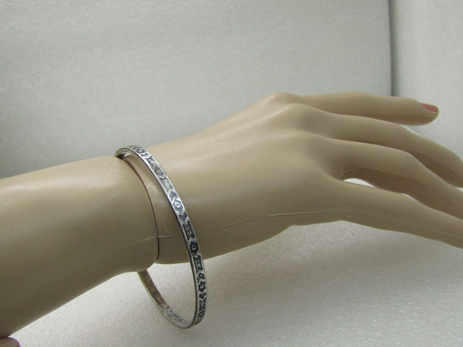Vintage 4mm Silver Tone Bangle Bracelet, Black Enameled Design, 8" - 6