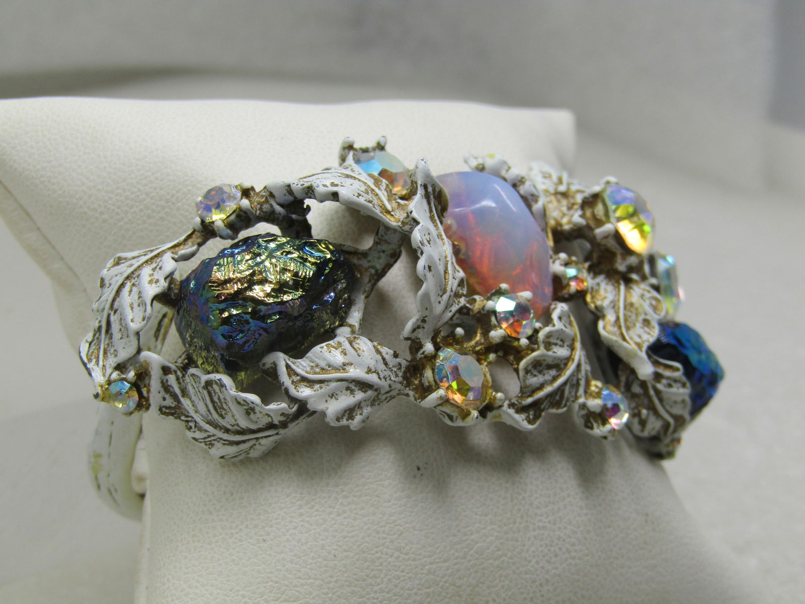 Vintage HAR Leaf Clamper Bracelet,White/Gold Enamel Washed with Lava Rocks, 6.5" - 2