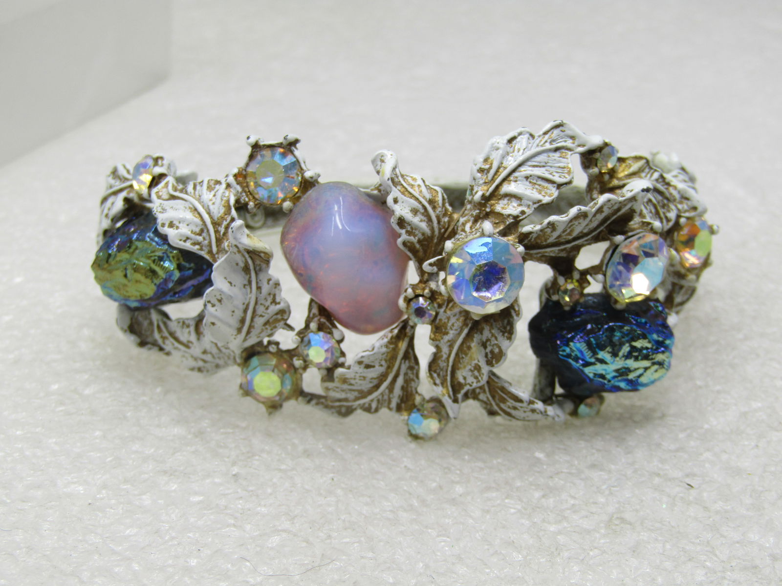 Vintage HAR Leaf Clamper Bracelet,White/Gold Enamel Washed with Lava Rocks, 6.5" - 7