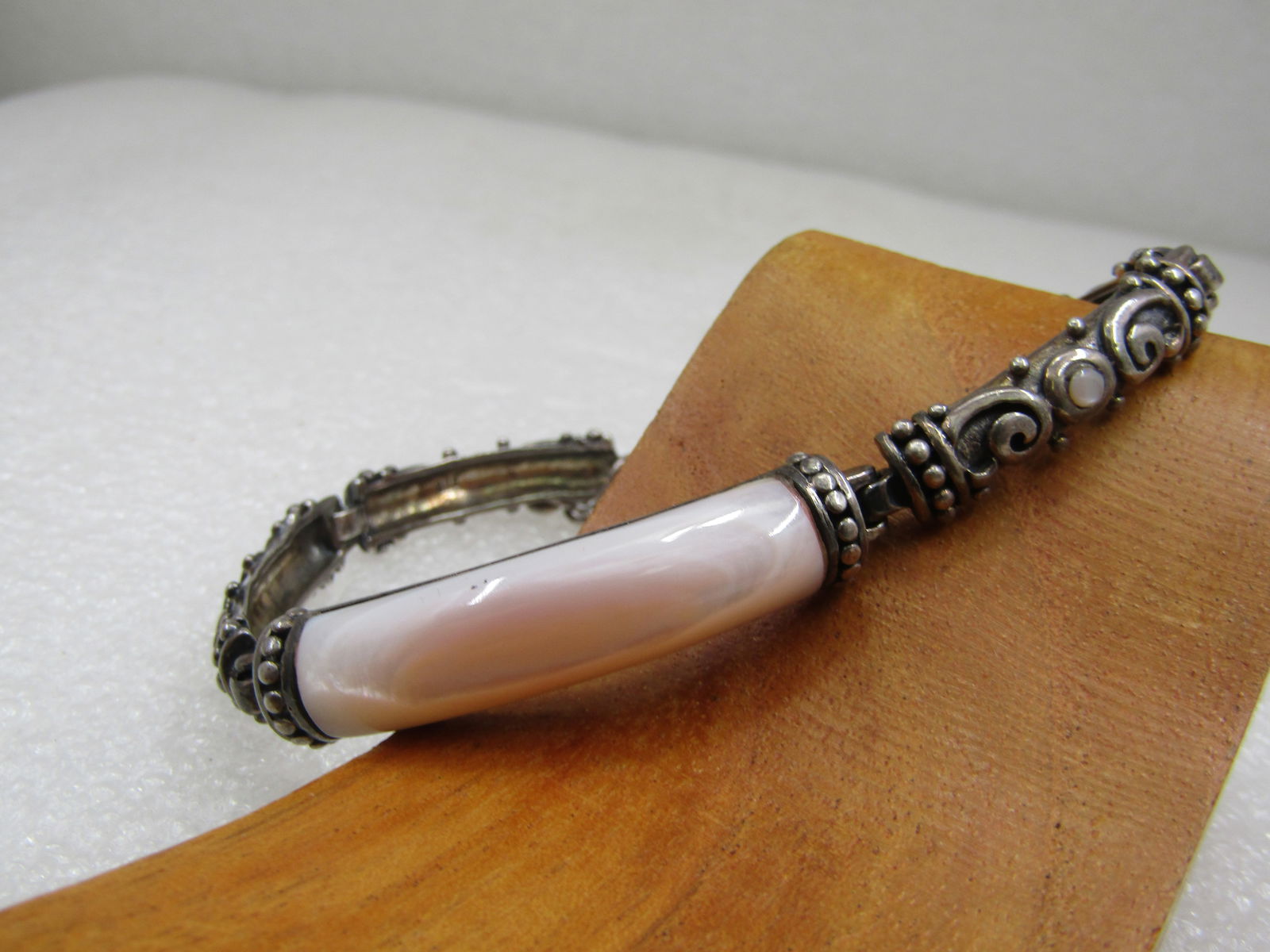 Vintage Sterling Mother-of-Pearl Bali Bracelet, 7.75" Toggle Clasp - 2