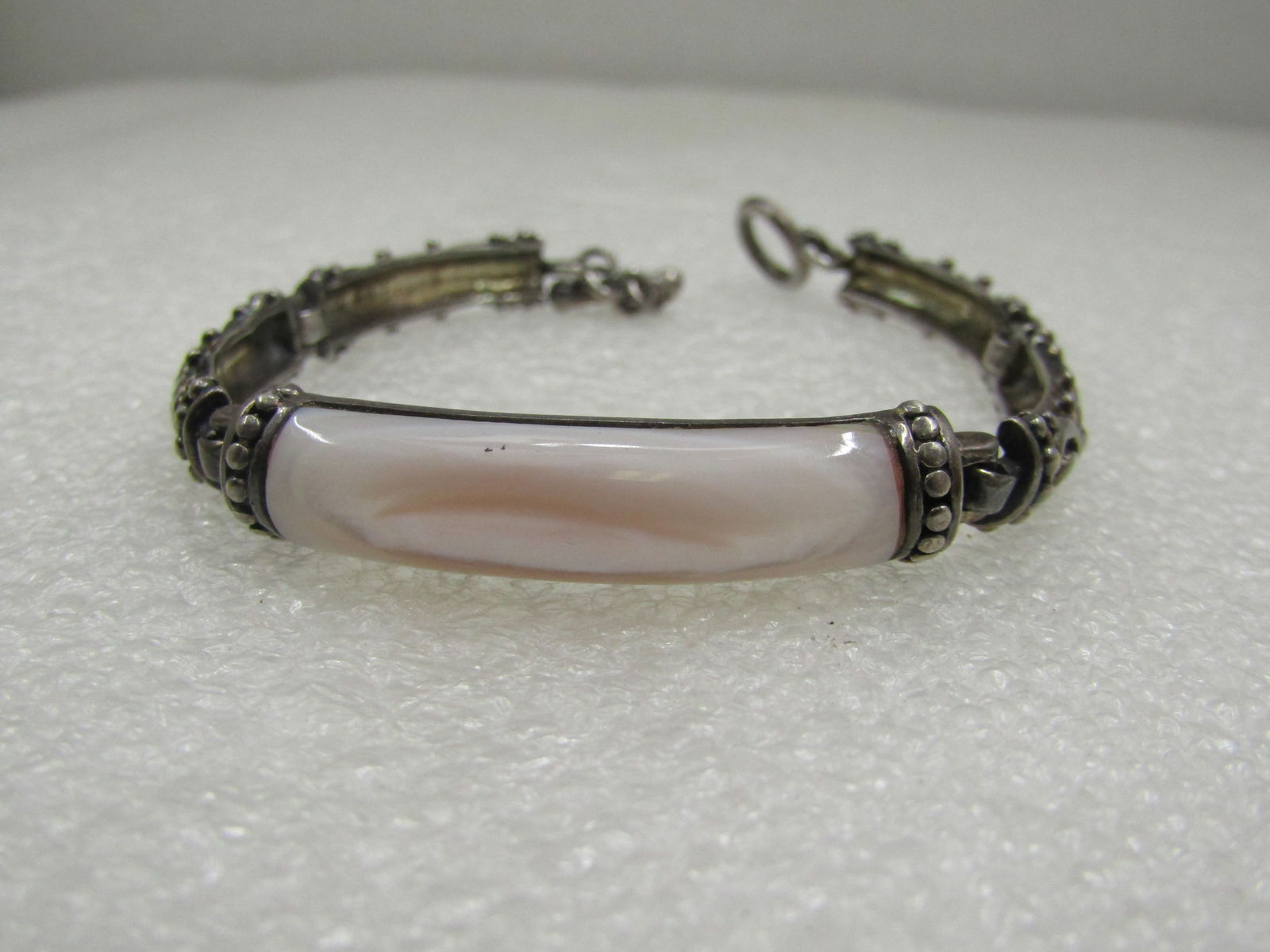 Vintage Sterling Mother-of-Pearl Bali Bracelet, 7.75" Toggle Clasp - 3