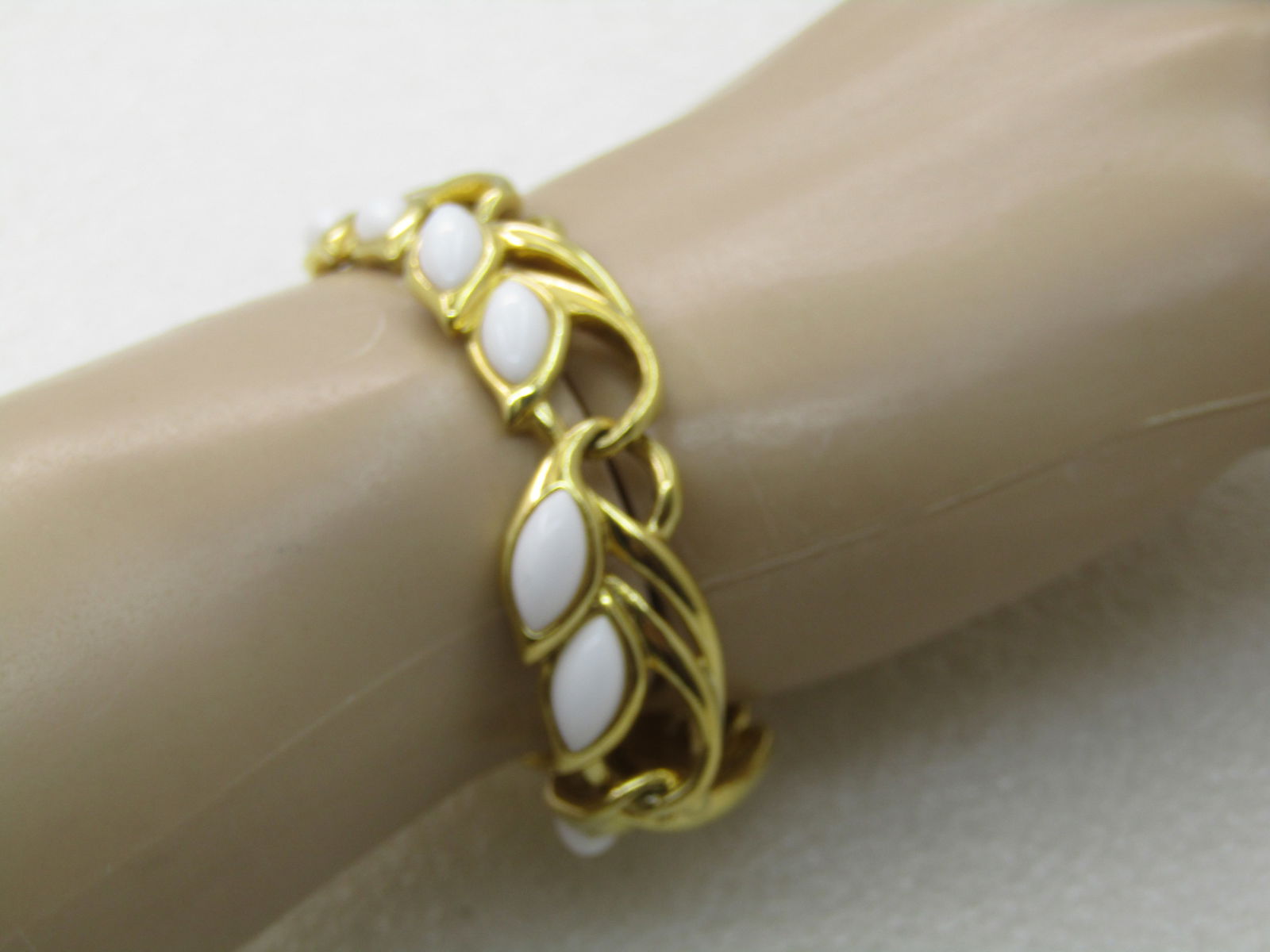 Vintage Trifari White Stoned Bracelet, Art Deco Themed, 7.25" Gold Tone, 1970's-1980's - 6
