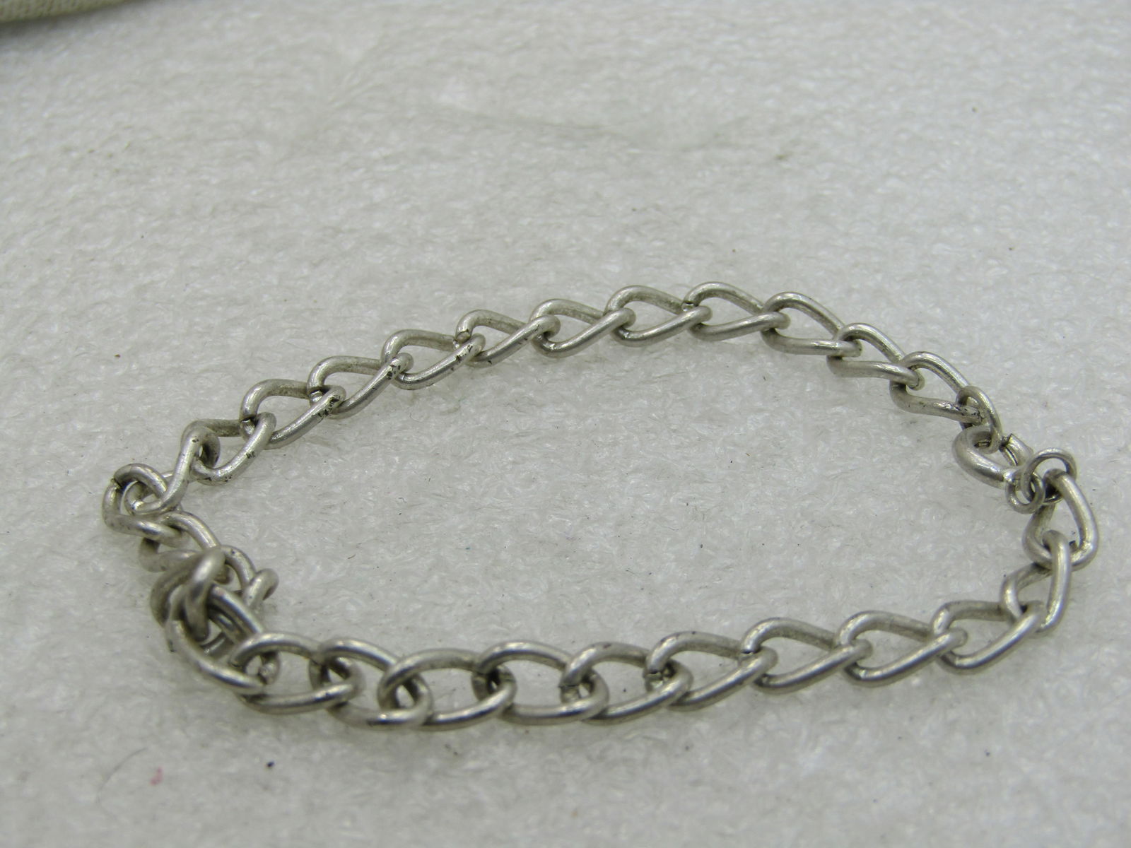 Vintage Silver Tone Curb Link Bracelet, 7.25": Vintage Silver Tone Curb Link Bracelet, 7.25" Unisex, 5mm wide. Great for charms too. Spring clasp. Not signed by maker. 1960's-1970's. (INV. W3720.5 SS977 NL LD 4/5/20) Reserve: $20.00 Shipping: Dome