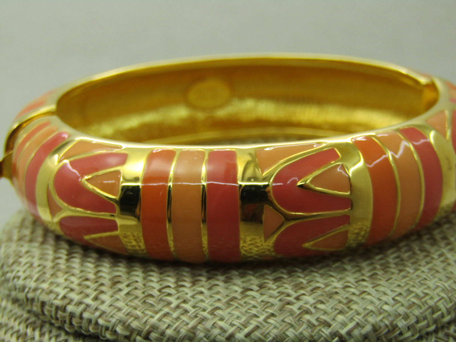 Vintage Joan Rivers Enameled Hinged Clamper Bracelet, Geometric, 6.75", 15mm wide - 3