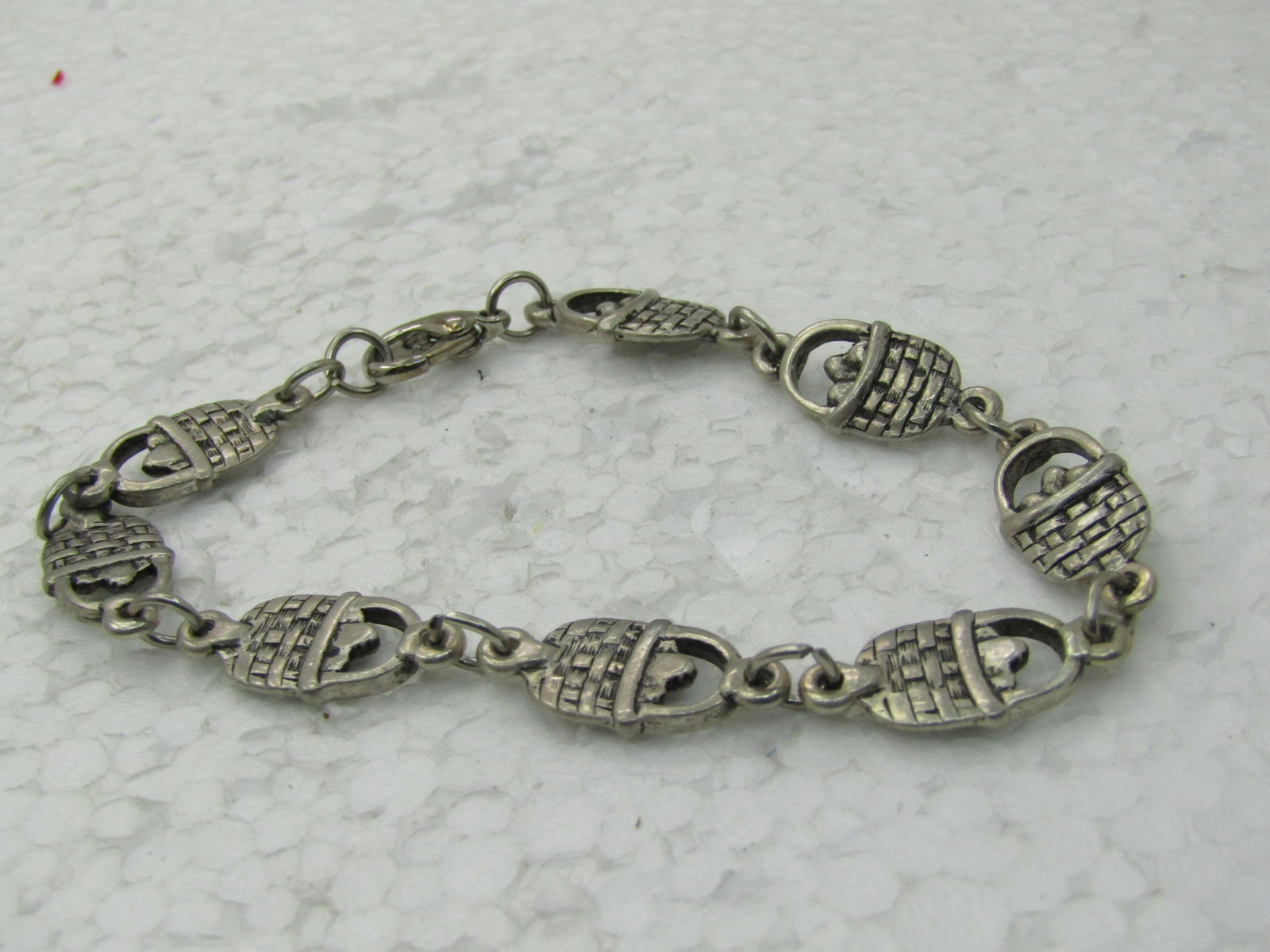 Vintage Apple Basket Link Bracelet, 7.5", 1980's-1990's, Pewter/Silver Tone: Vintage Apple Basket Link Bracelet, 7.5", 1980's-1990's, Pewter/Silver Tone. Design is on both sides, nice woven desigh with arched handle and a few apples on top. Possibly pewter with silver tone