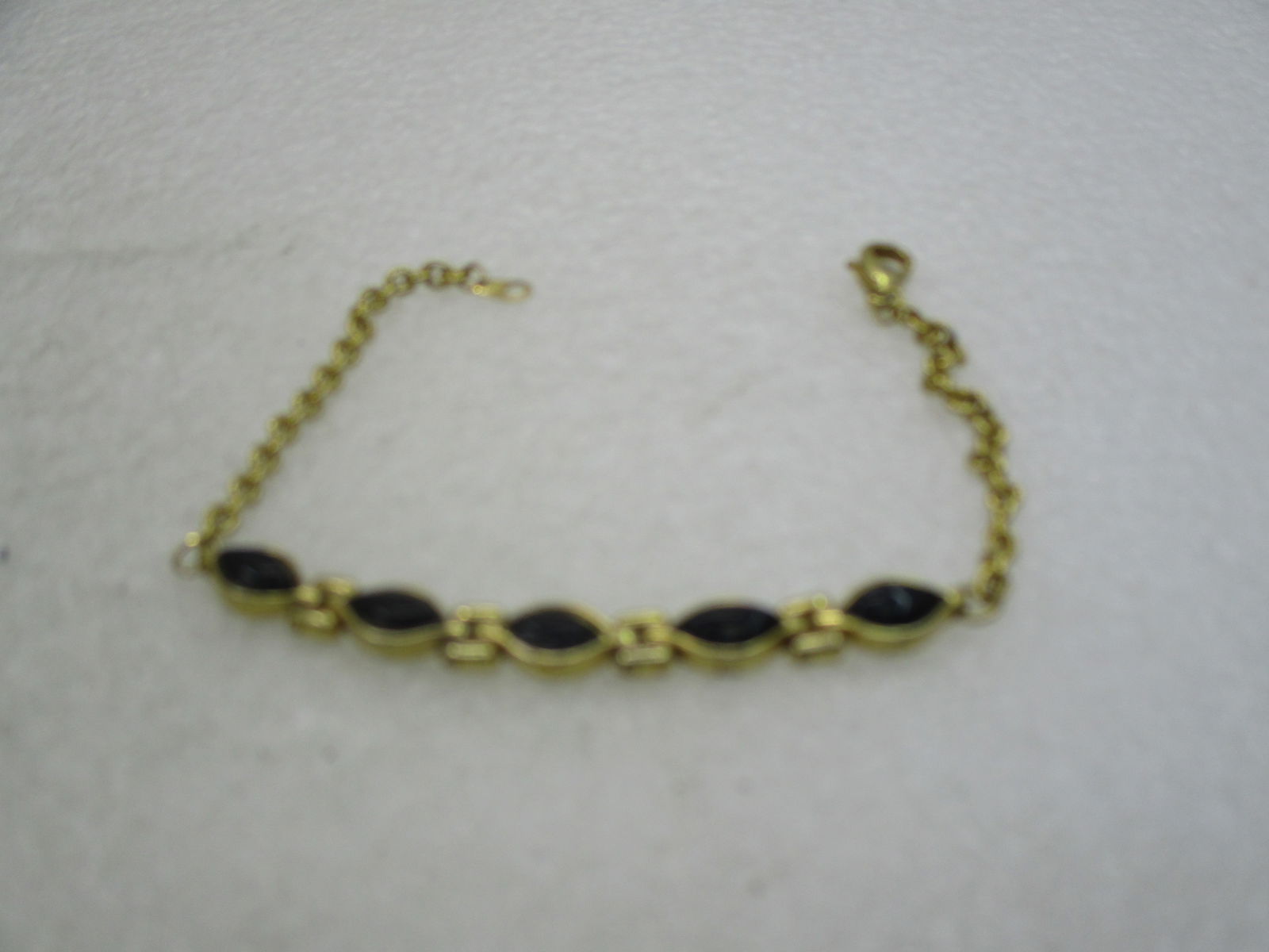 Vintage Black Stone Bracelet, 7.5, Gold Tone, 6mm wide. - 2