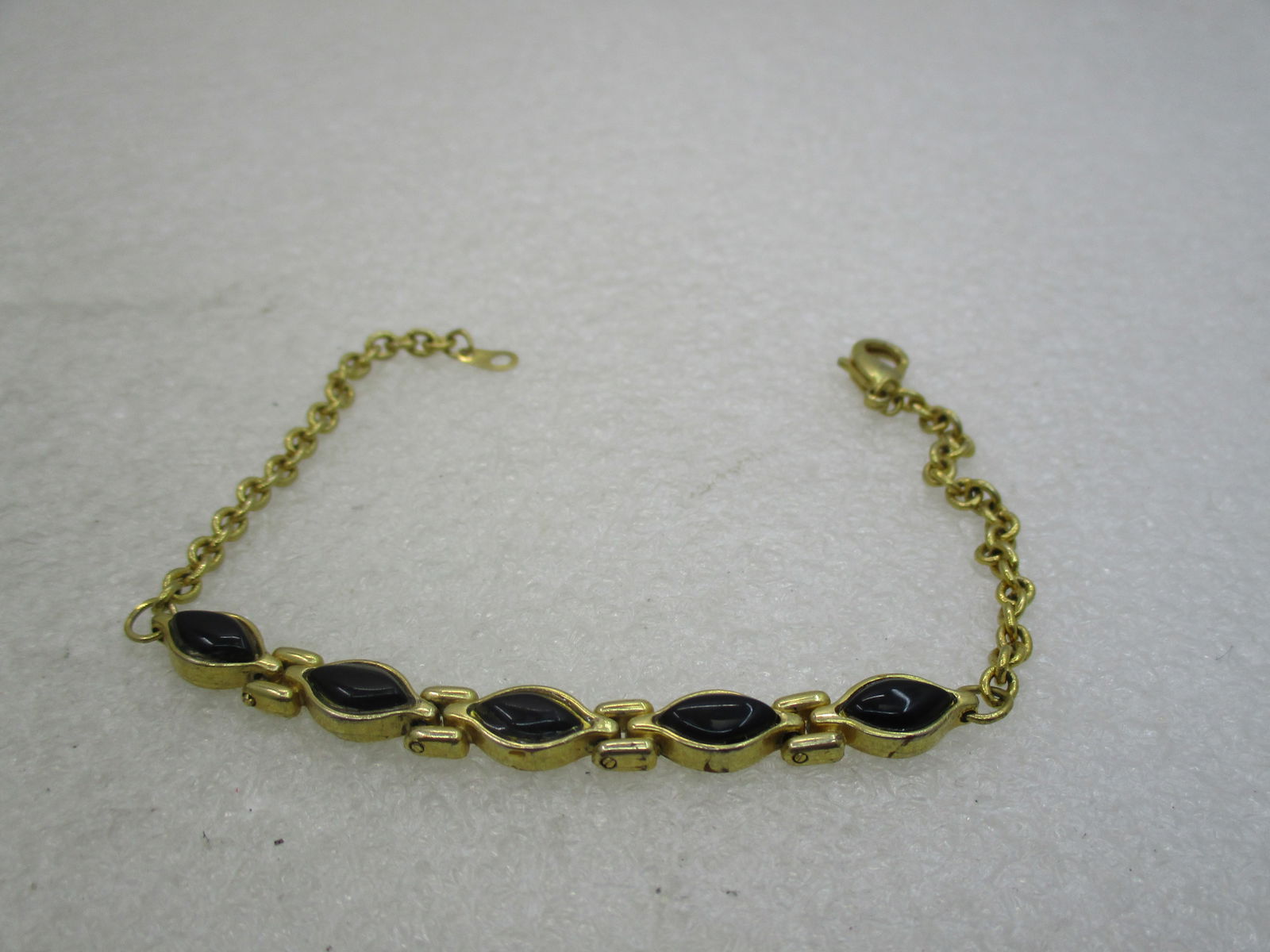 Vintage Black Stone Bracelet, 7.5, Gold Tone, 6mm wide. - 3