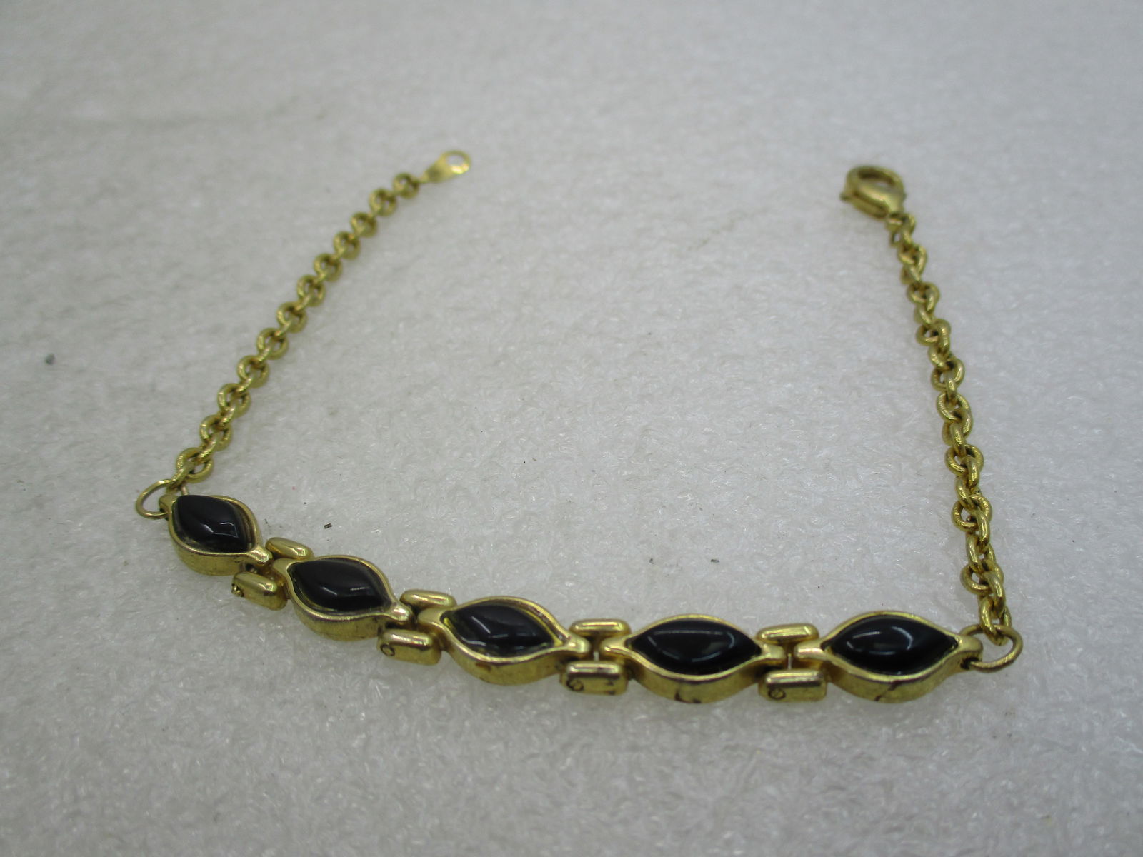 Vintage Black Stone Bracelet, 7.5, Gold Tone, 6mm wide. - 4