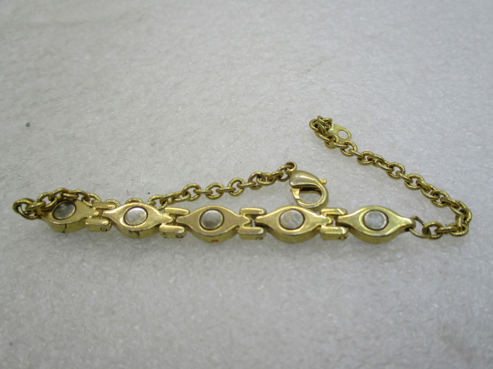 Vintage Black Stone Bracelet, 7.5, Gold Tone, 6mm wide. - 5