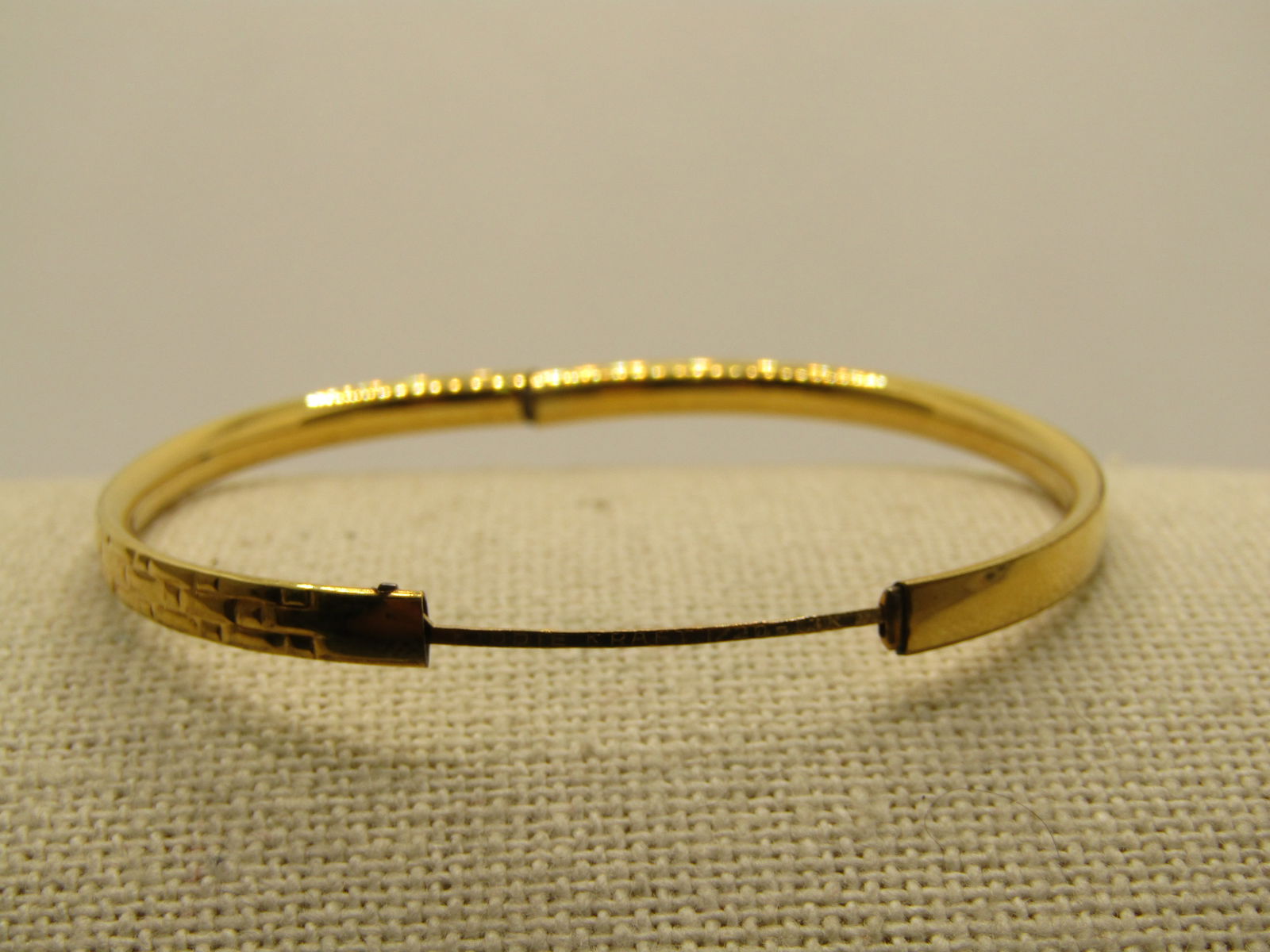 1/20 12KT Kiddie Kraft Bangle Bracelet, 5", Slide Opening, Locking Clasp, 3.5mm 1950's - 6