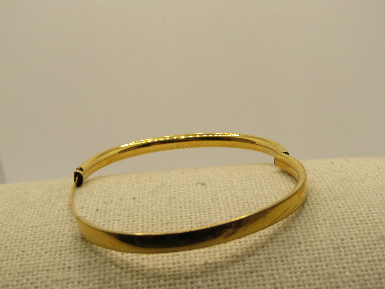 1/20 12KT Kiddie Kraft Bangle Bracelet, 5", Slide Opening, Locking Clasp, 3.5mm 1950's - 7