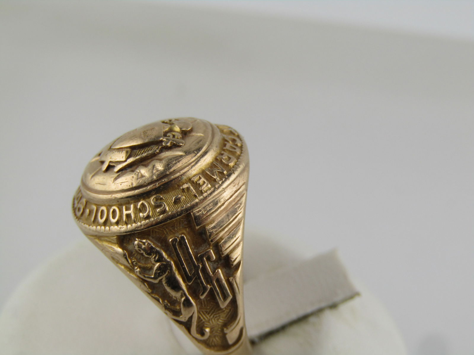 Vintage 10kt Mt. Carmel Class Ring. Sz. 8, 1946 - 4