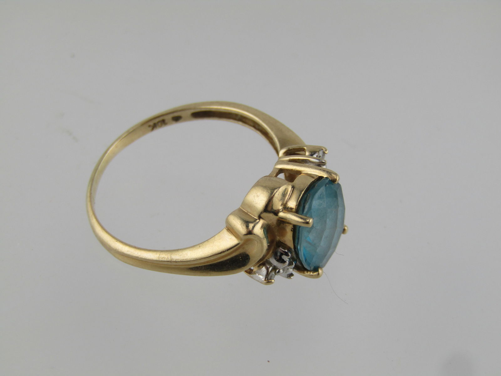 Vintage 10kt Blue Topaz Diamond Ring, Sz. 9. 1980's - 4