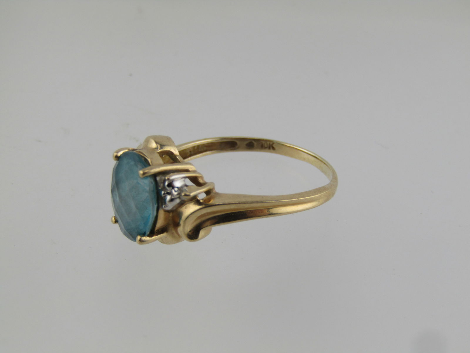 Vintage 10kt Blue Topaz Diamond Ring, Sz. 9. 1980's - 5