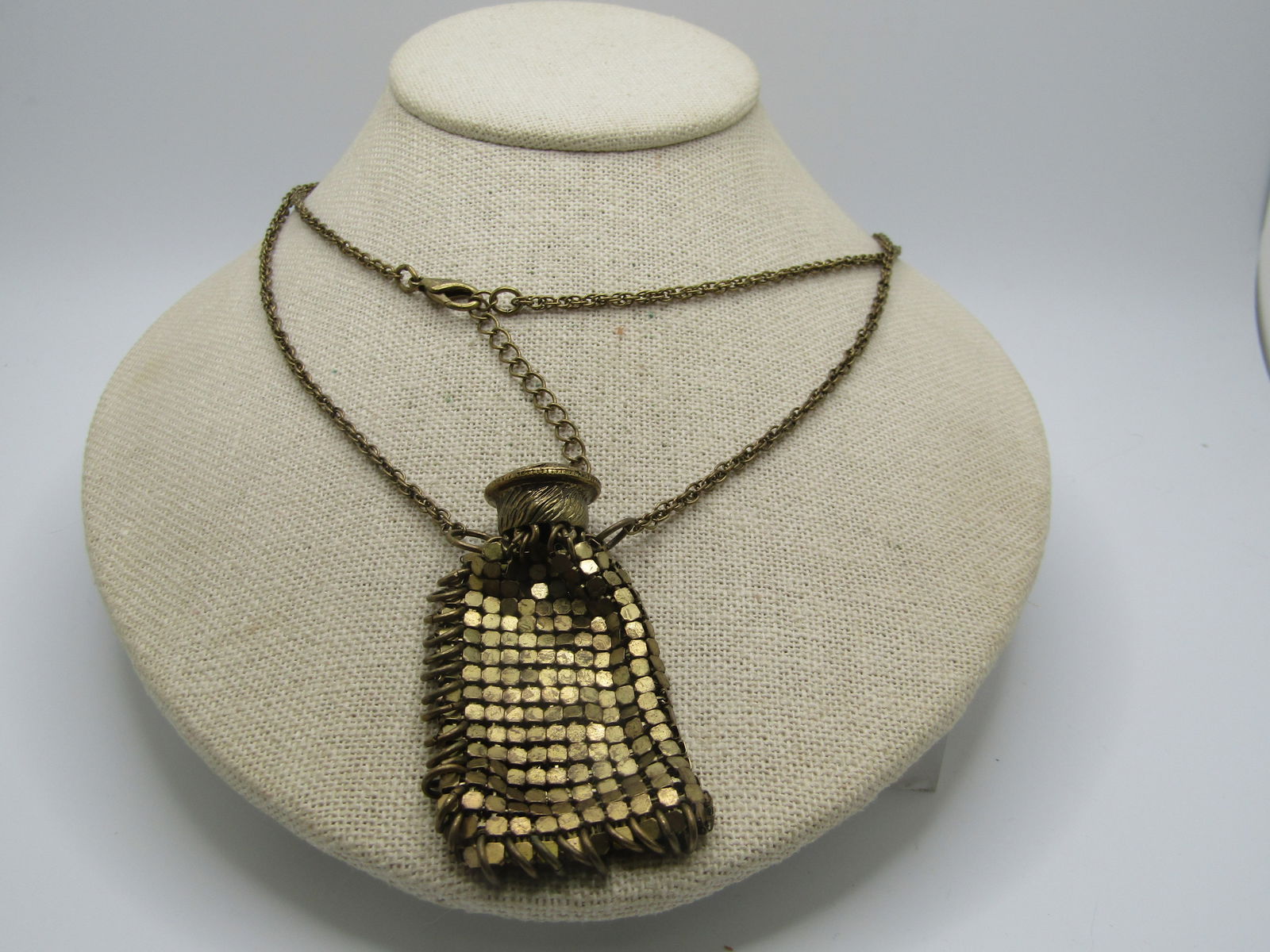 Vintage Brassy Mesh Pouch Pendant Necklace, 35", 1980's - 3