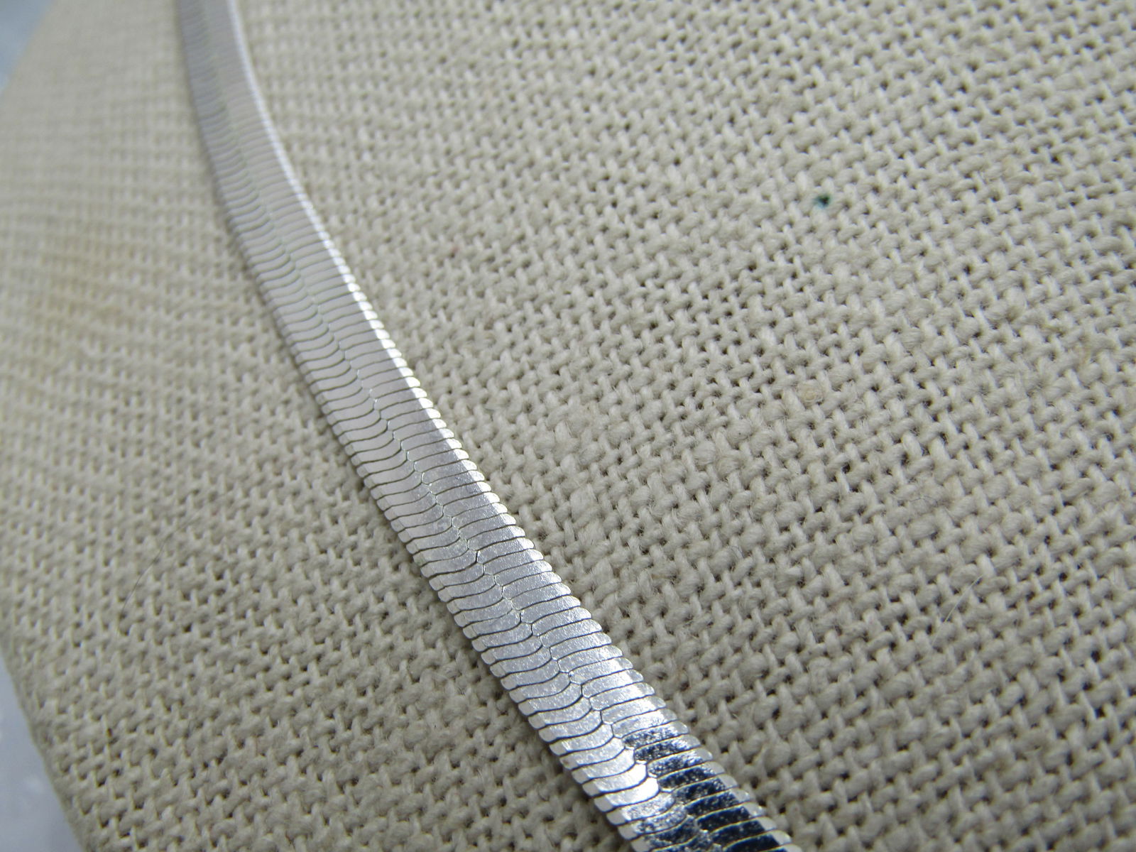 Vintage 4.5mm Herringbone Necklace, 24", Unisex - 4