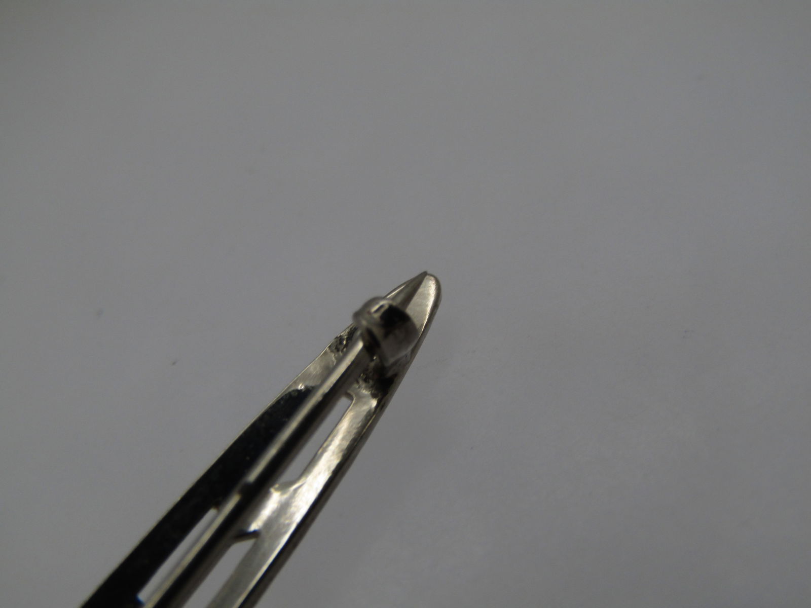 Vintage Pointed Bar Brooch, Purple Stone, 2.25" Signed G.T. - 5