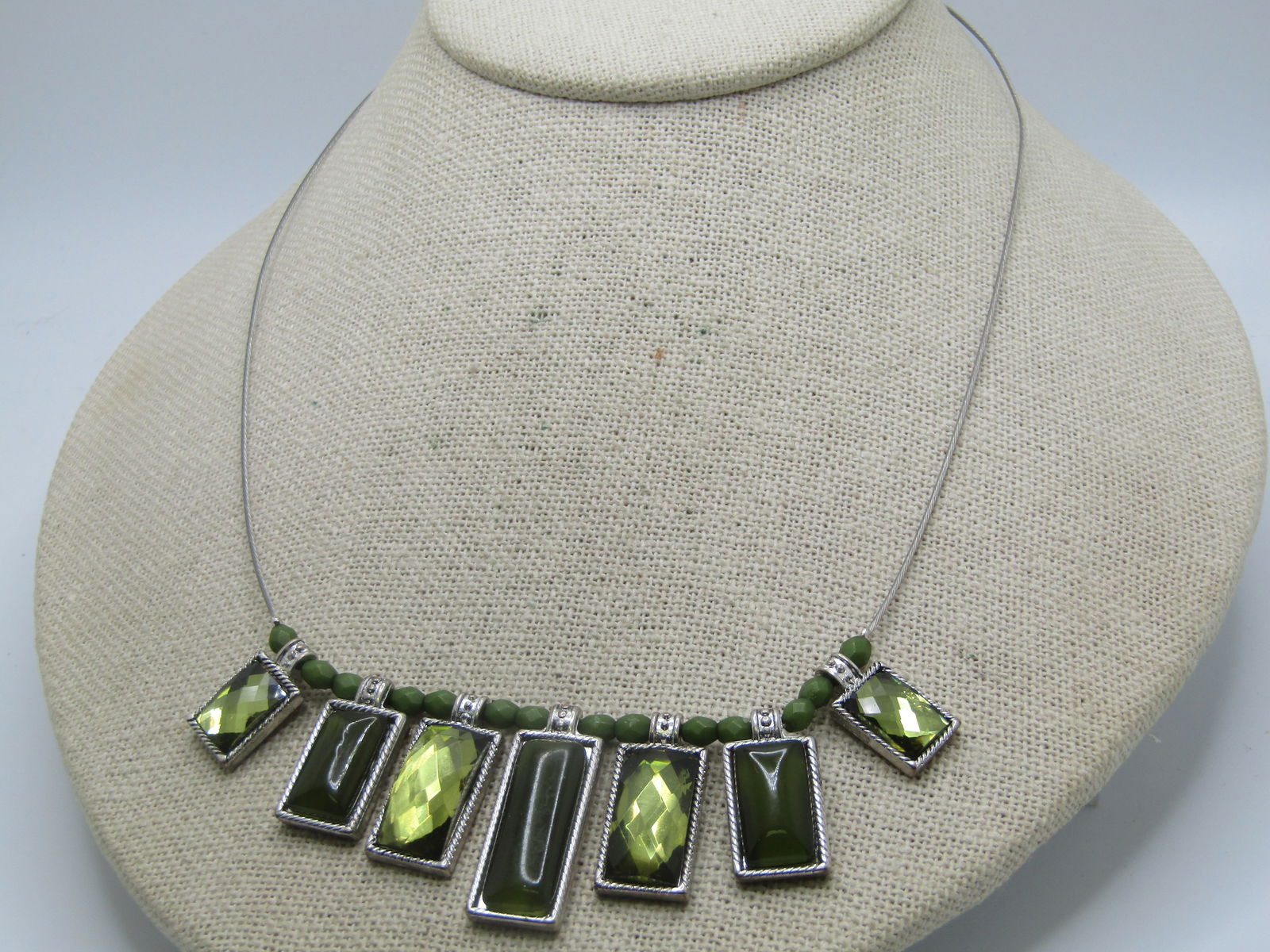 Green Faceted Bib Necklace, 20", Silver Tone - 4