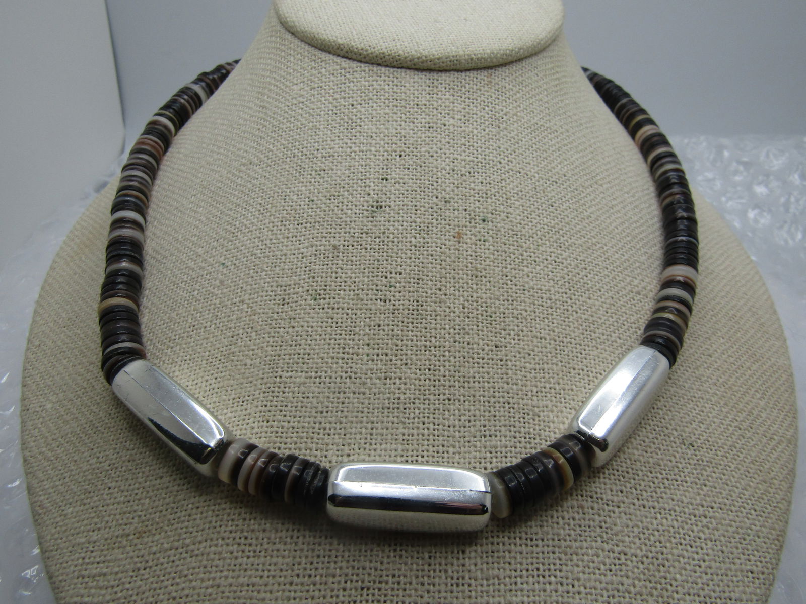 Vintage Shell & MOP Heishi Beaded Necklace, Silver Tone Accent Beads, 19", 1970's-1980's - 3