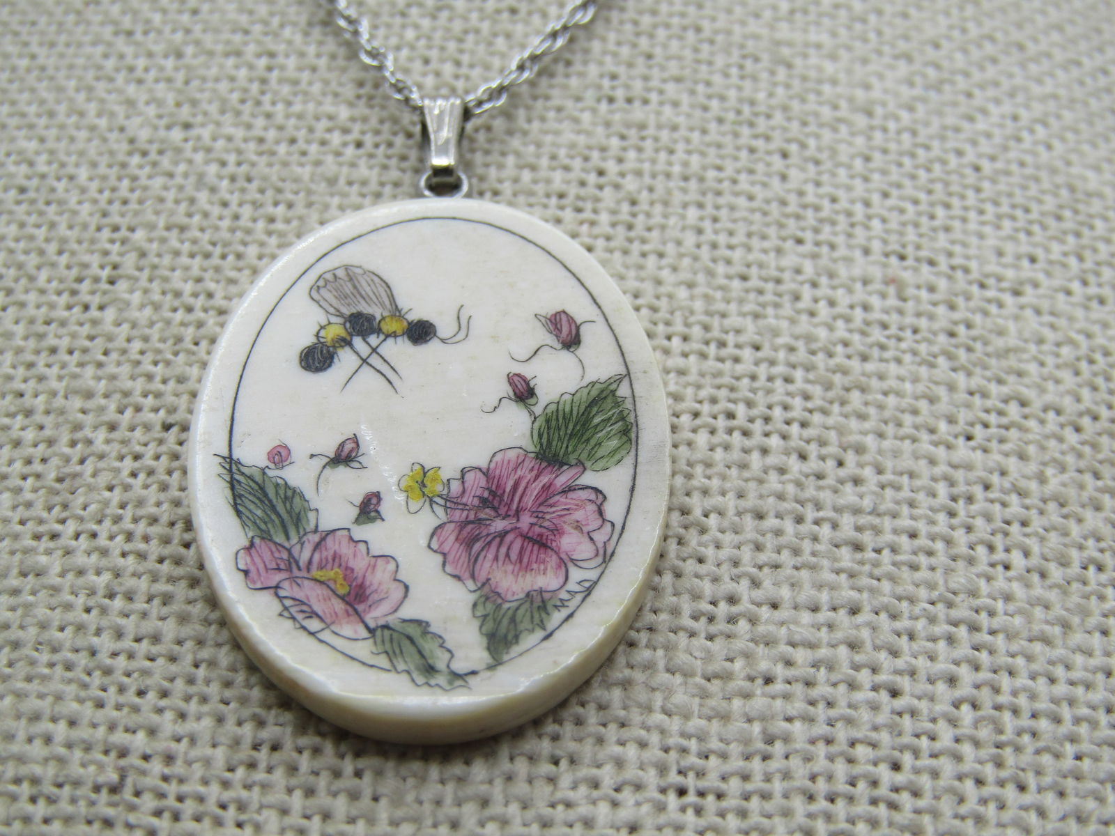 Vintage Scrimshaw Floral Buzzing Bee Necklace, 18", Signed - 2