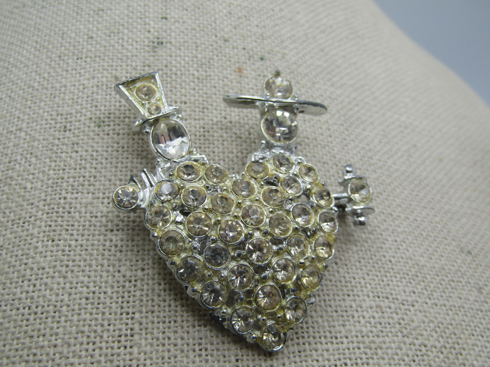 Vintage Rhinestone Heart Bride/Groom Honeymooner Brooch, 1940's - 3