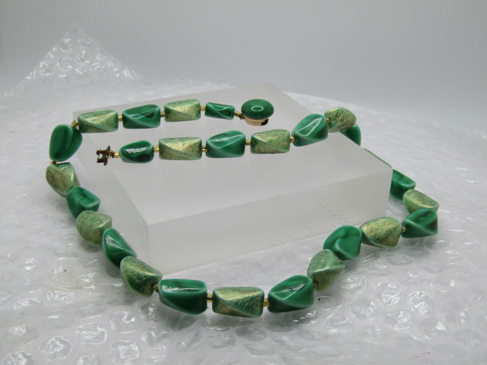 Vintage Green & Gold Accented Beaded Necklace, Japan, 1940's-1950's, 20" - 5