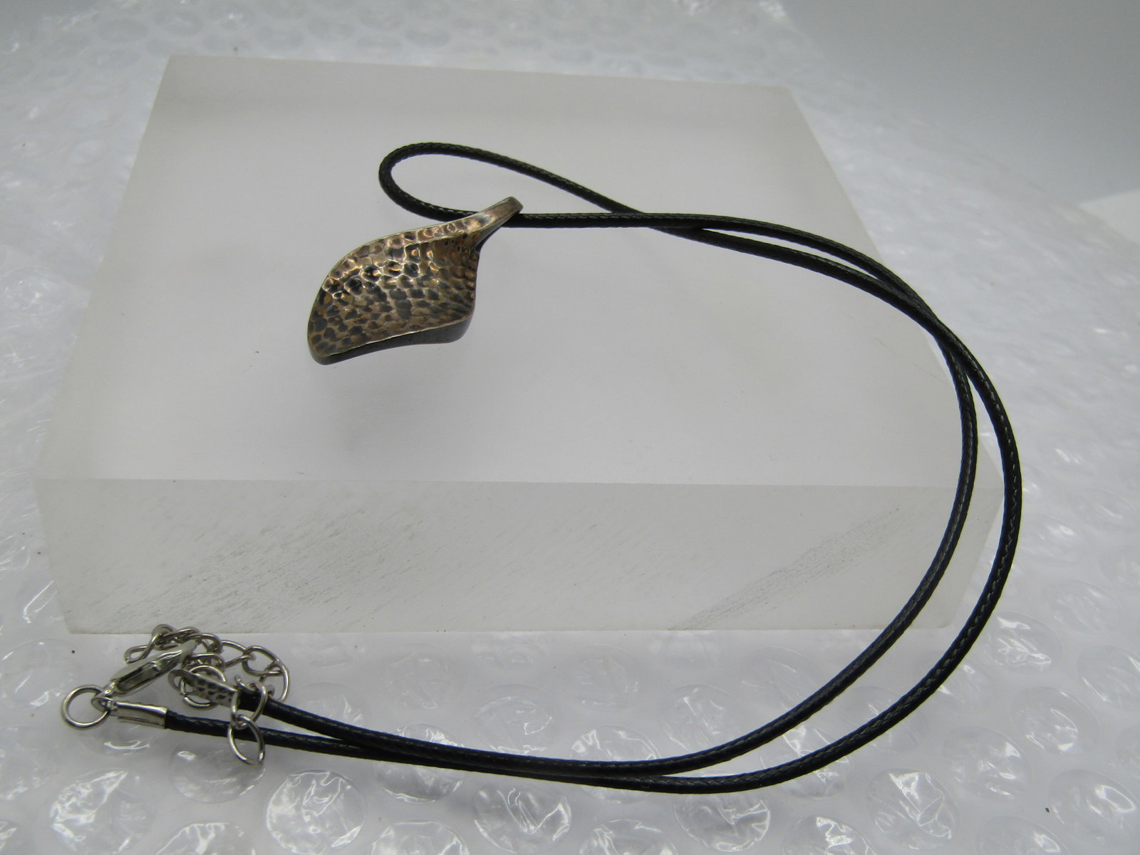 Vintage Sterling Hammered Pendant Necklace, Signed Zina. 20" - 6