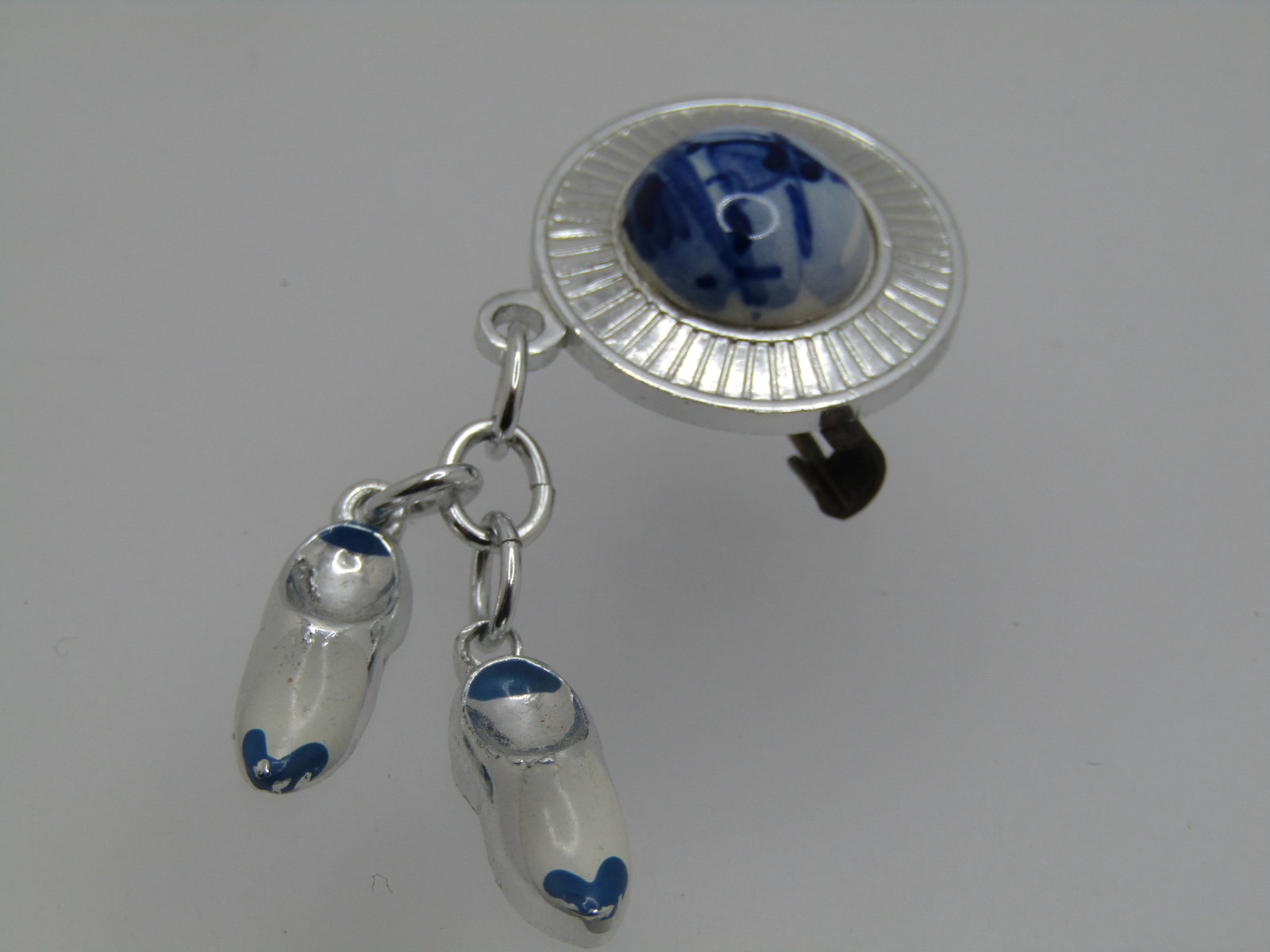 Vintage Delft Style Windmill Brooch with Dangling Shoes, 1960's - 4
