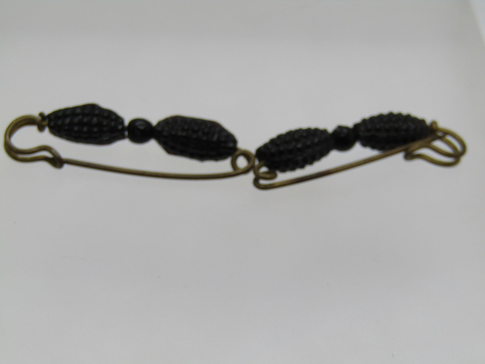 Vintage Pair of Twin Black Glass Brooches, Mourning 1.25", 1800's. - 4